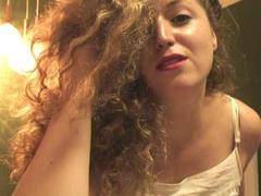 CurlySmile - blond female webcam at xLoveCam