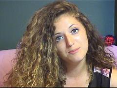 CurlySmile - blond female webcam at xLoveCam