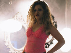 CurlySmile - blond female webcam at xLoveCam