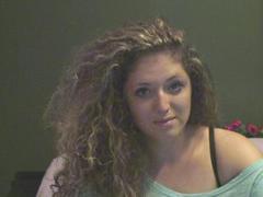 CurlySmile - blond female webcam at xLoveCam