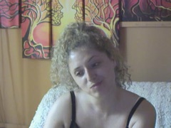 CurlySmile - blond female webcam at xLoveCam