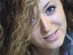 CurlySmile - blond female webcam at xLoveCam