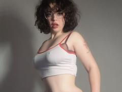 CurlyVixen - female with black hair webcam at xLoveCam