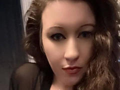 CurvyAlexaa-hot - female with brown hair webcam at xLoveCam