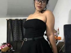 CurvyBrunnete from xLoveCam
