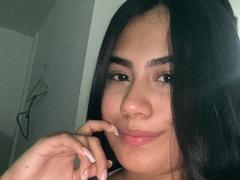 CurvyBuffG - female with black hair webcam at xLoveCam