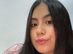 CurvyBuffG - female with black hair webcam at xLoveCam