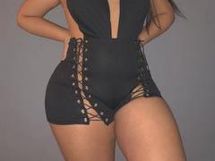 CurvyHott - female with black hair and  small tits webcam at xLoveCam