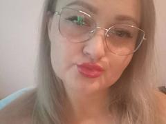 CurvyMuses - female webcam at xLoveCam