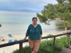 CurvySweetGirl - female with brown hair and  big tits webcam at xLoveCam