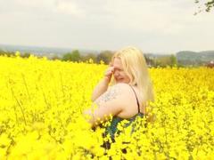 Curvy-Lucy-hot - blond female webcam at xLoveCam