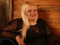 Curvy-Lucy-hot - blond female webcam at xLoveCam