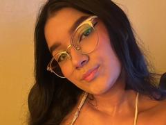 CuteBustyLatina - female webcam at xLoveCam