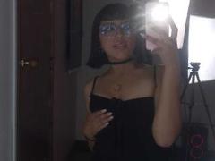 CuteH - female webcam at xLoveCam