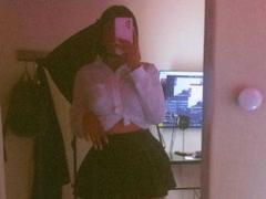 CuteH - female webcam at xLoveCam