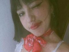 CuteH - female webcam at xLoveCam