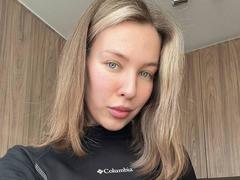 Lavandia - blond female with  big tits webcam at xLoveCam