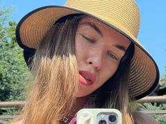 Lavandia - blond female with  big tits webcam at xLoveCam