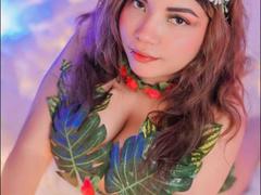 CutieCurvyForeign - female with black hair webcam at xLoveCam