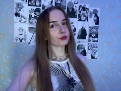 CuttiCrystall-hot - female with brown hair webcam at xLoveCam