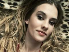 CyntiaLips - female webcam at xLoveCam
