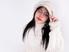 DafneRivas - female with black hair webcam at LiveJasmin