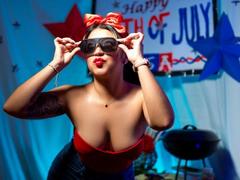 DahianaDmour - blond female webcam at xLoveCam