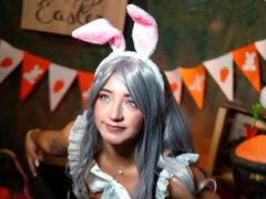 DahianaDmour - blond female webcam at xLoveCam