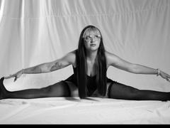 DahianaDmour - blond female webcam at xLoveCam