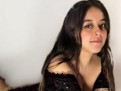 DaisyFx - female with brown hair and  big tits webcam at xLoveCam