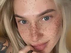 DaisyMoonlight - blond female with  big tits webcam at LiveJasmin