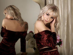 DaisyLyn - blond female with  small tits webcam at LiveJasmin