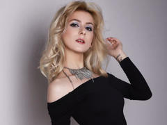 DaisyLyn - blond female with  small tits webcam at LiveJasmin