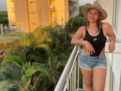 DaiyanCollins - blond female webcam at xLoveCam