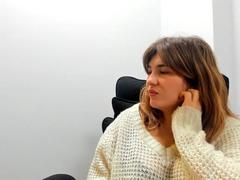 DakotaBey - female webcam at xLoveCam