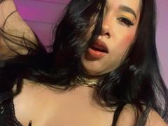 DakotaGauthier - female with black hair and  big tits webcam at xLoveCam