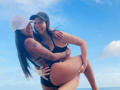 DakotaandJuliette from xLoveCam