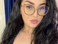 SophieHolmes - female with black hair and  big tits webcam at LiveJasmin