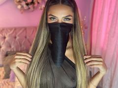 DalilaAlii - female with black hair webcam at xLoveCam