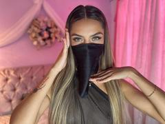 DalilaAlii - female with black hair webcam at xLoveCam