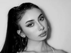 DalilhaRusso - female with brown hair webcam at LiveJasmin