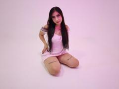 DalilaThompson - female with black hair webcam at xLoveCam