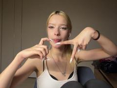 DalliaBanowski - female webcam at xLoveCam