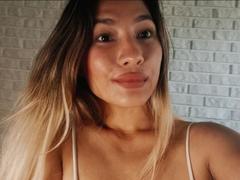 DamelySakura - blond female with  big tits webcam at xLoveCam