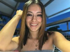 DamiAmbani - female with brown hair webcam at xLoveCam