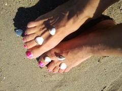 Danay - female with brown hair and  small tits webcam at xLoveCam