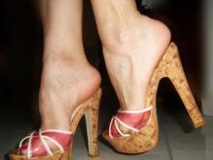 Danay - female with brown hair and  small tits webcam at xLoveCam