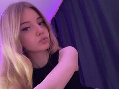 DandyMimi - blond female webcam at xLoveCam