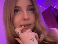 DandyMimi - blond female webcam at xLoveCam