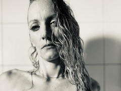 DaneeSoHot - blond female with  small tits webcam at xLoveCam